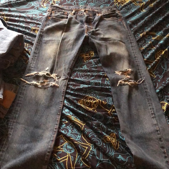 Levi jeans size 32 - Picture 3 of 3